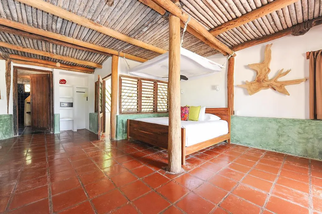 Zamas Hotel Tulum Pueblo 4*,
